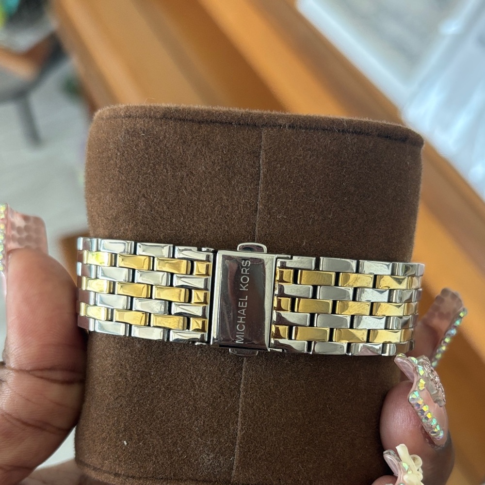 Michael Kors Two-Tone Women's Watch - Picture 4 of 7